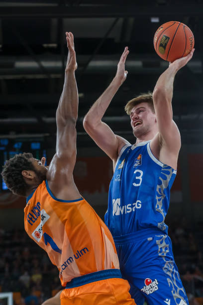 他曾多次表 他曾多次表