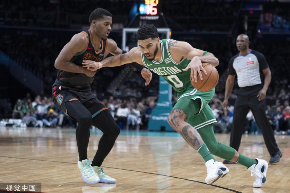 他先是默默 他先是默默